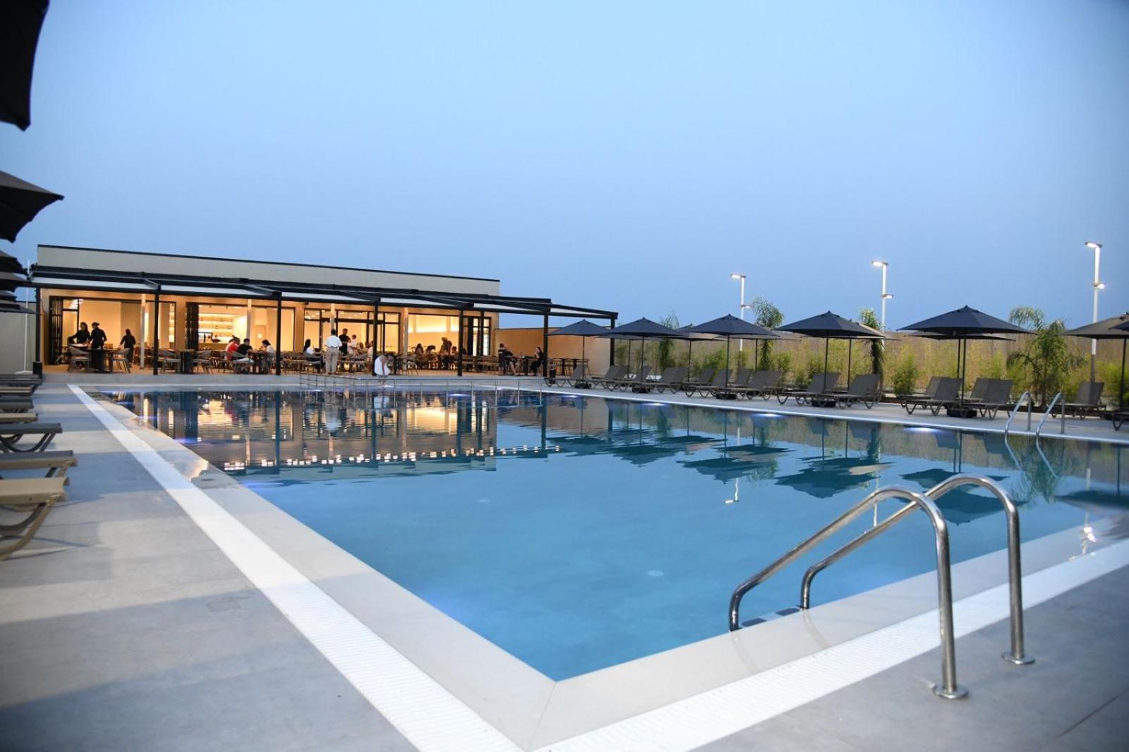 Amber Village Spille Luaran gambar