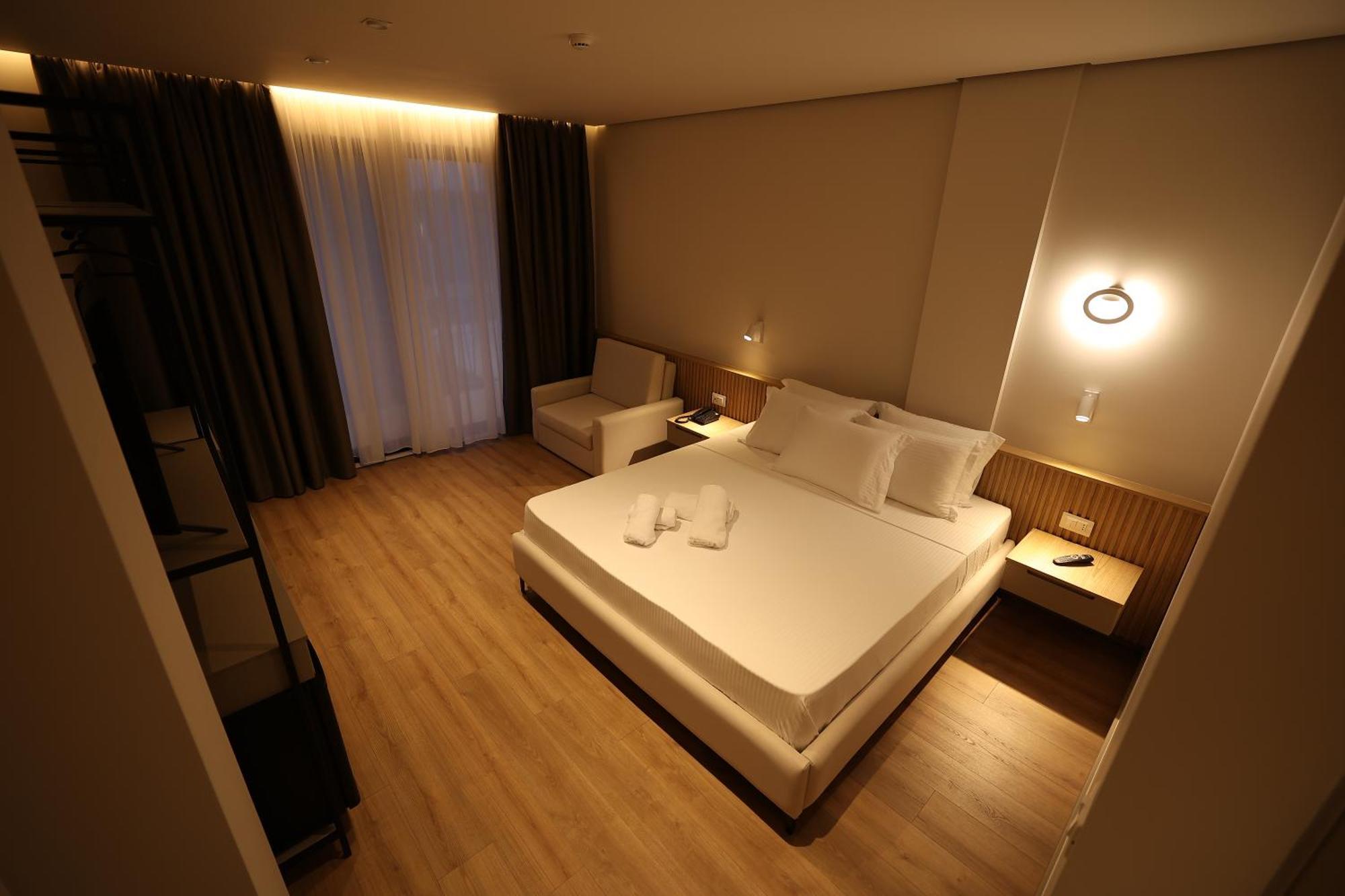 Amber Village Spille Luaran gambar