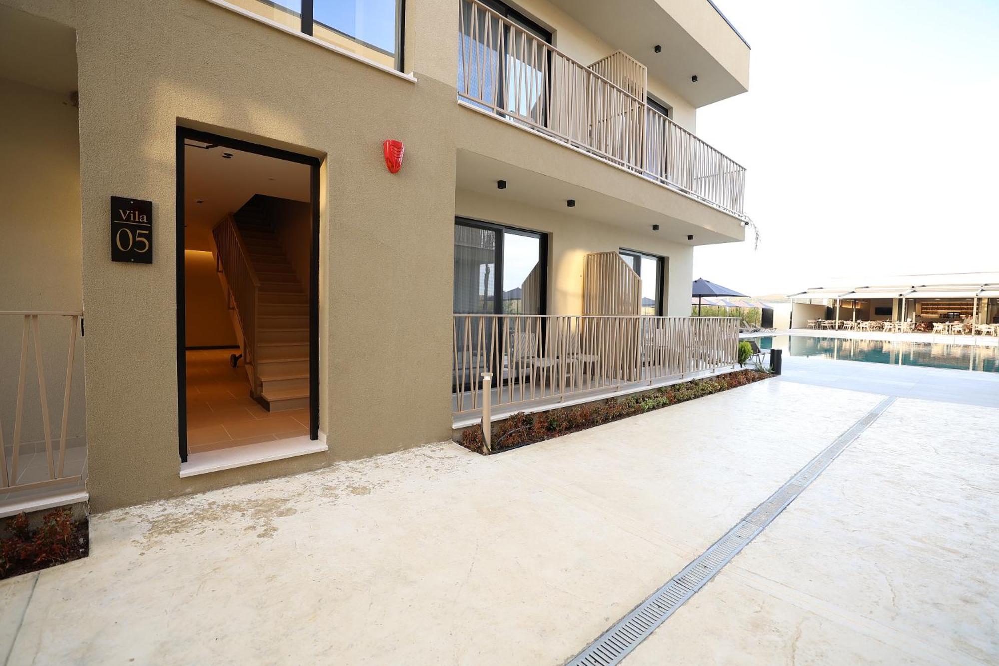 Amber Village Spille Luaran gambar
