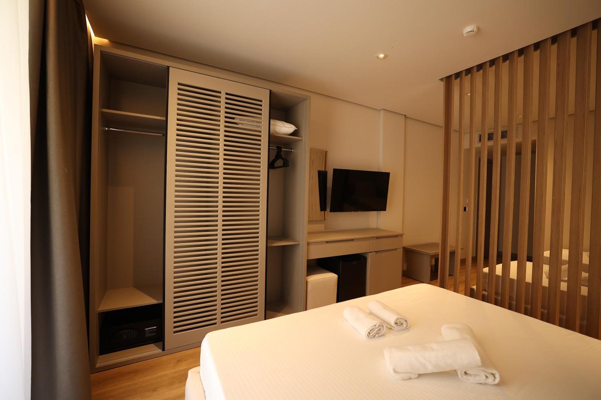 Amber Village Spille Luaran gambar
